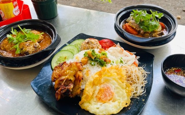 Dì Ni - Cơm Tấm Sài Gòn