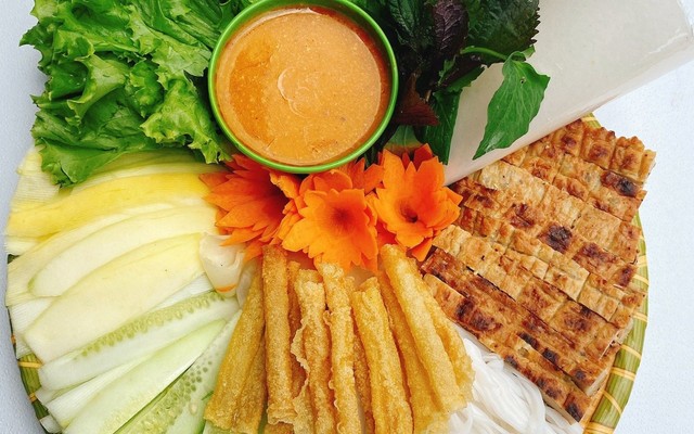 2 She - Nem Nướng Nha Trang - Trần Đại Nghĩa