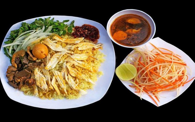 Cơm Gà Bà Hương - Hoàng Công Chất