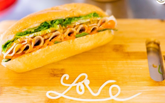 Tiệm Bánh Mỳ Đặc Biệt - 05 Nguyễn Kiệm