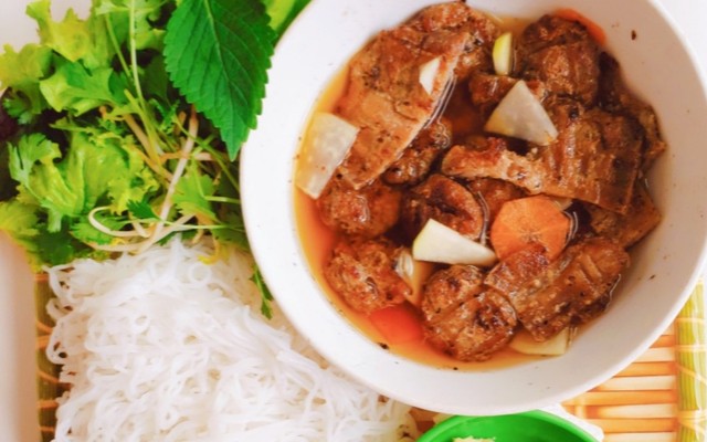 Bún Chả Ý Thiên - Chùa Quỳnh