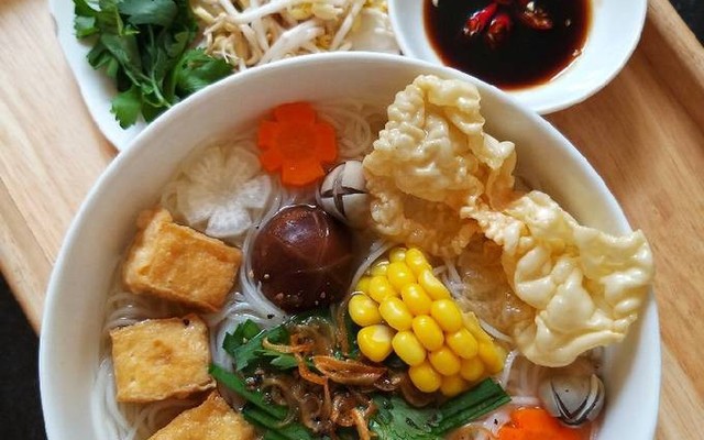 Cơm Chay Tâm Ngọc - Hoàng Hữu Nam