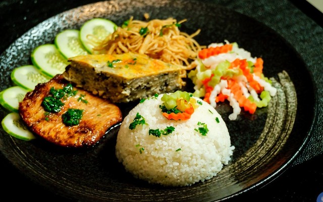 Vĩnh An Chay - Cơm Sườn Bì Chả Chay & Bún Thịt Nướng Chả Giò Chay - Trần Đình Xu