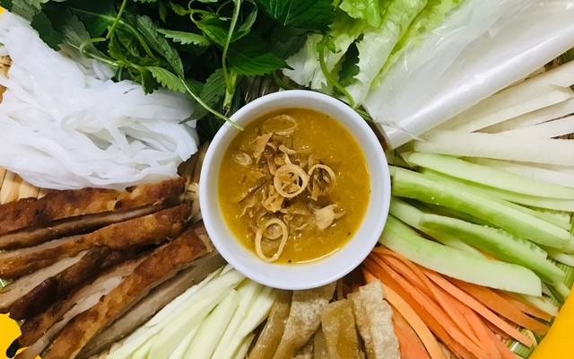 CHOU QUÁN - Nem Nướng Nha Trang & Gà Ủ Muối Hoa Tiêu - Trần Phú