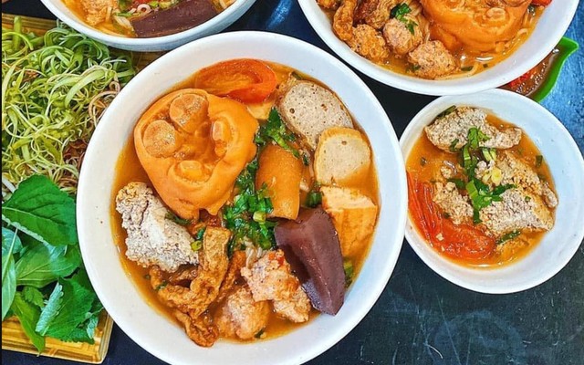 Nhà Vân - Bún Riêu Tôm Cua - Quang Trung