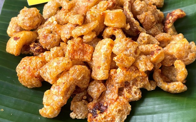 Chân Gà, Tóp Mỡ & Chả Bò - Bếp Linh