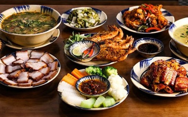 Cơm Bà Ngoại - Tiệm Cơm Truyền Thống