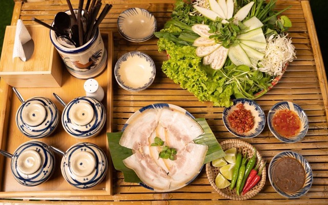 Mì Quảng Mẹn Mà - 253 Lê Thanh Nghị