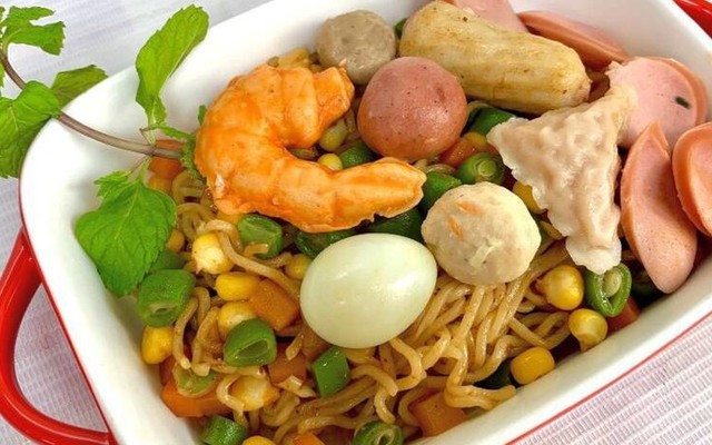 Bếp Trong Hẻm - Mỳ Trộn & Bánh Gà - Hồ Tùng Mậu