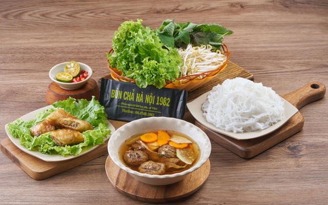 Bún Chả Hà Nội 1982 - Hoàng Sa