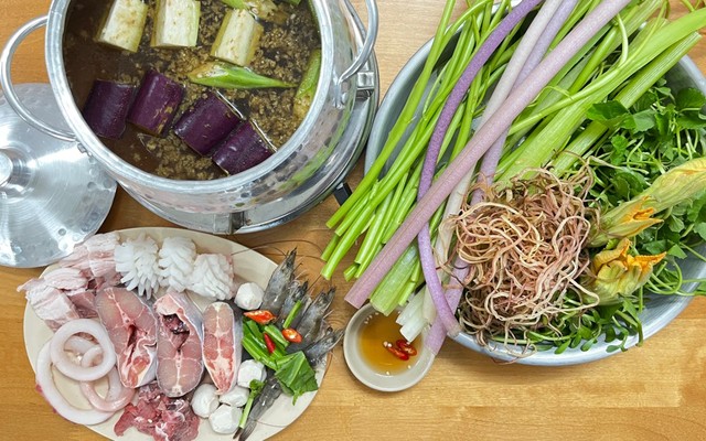 Lẩu Mắm CHỊ TƯ - 664 Trường Chinh
