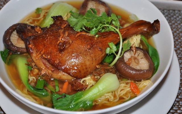 Dimsum HongKong Nhỏ - MÌ Vịt Tiềm & Há Cảo