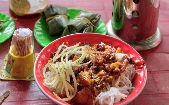 Mẹ Lavy - Bún Mắm Nêm & Bún Thịt Nướng