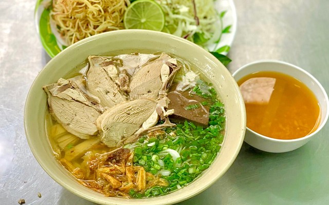 The Duck- Bún Miến Cháo Gỏi Vịt- 67 Bình Giã