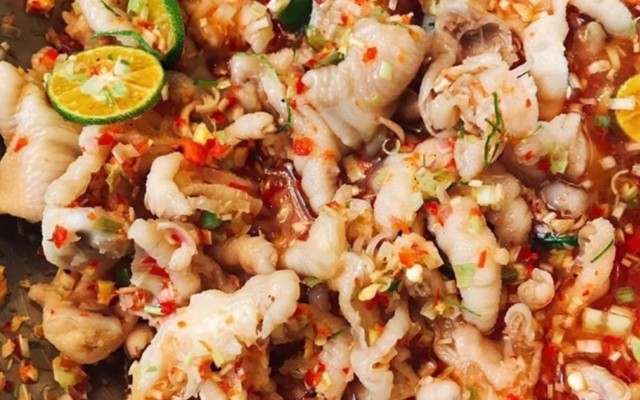 Chân Gà Sốt Thái Hai Hiếu - Luỹ Bán Bích