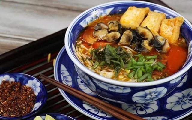 Bún Ốc Nhà Mình - Tú Mỡ