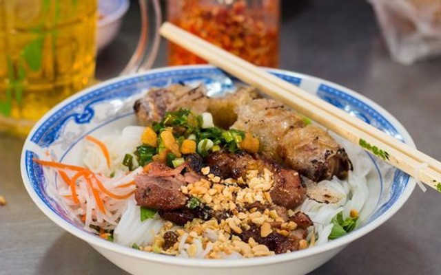 Quán Bột Lọc 77 - Bún Mắm Nêm, Bún Thịt Nướng & Nem Bình Định - Lê Hồng Phong