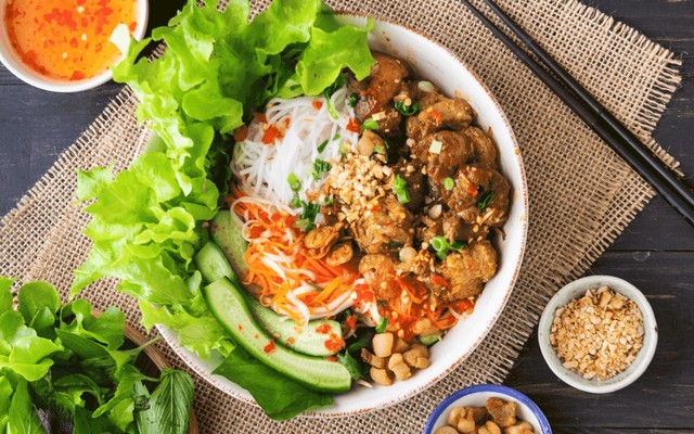 Nem Nướng Cô Hai Miền Tây - Bùi Thị Xuân