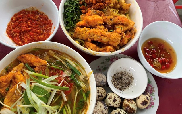 O Ly - Bánh Canh Cá Lóc & Bún Nghệ - Nguyễn Lộ Trạch