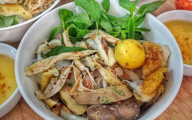 Bội Bội Quán - Bánh Ướt Lòng Gà