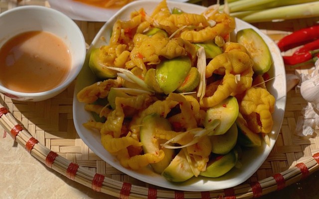 Ăn Vặt & Chân Gà Minp Food - Đường 19