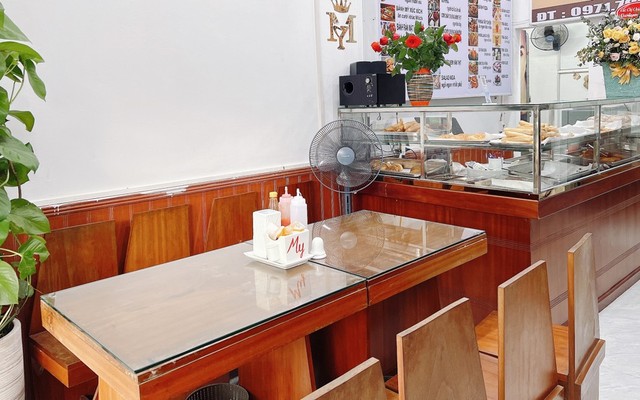 Bánh Ngon Hải Phòng - Food Tour HP - Bánh Mì Pate & Cơm Rang Hải Sản