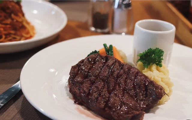 Ola’s Steak - 5 Cát Linh