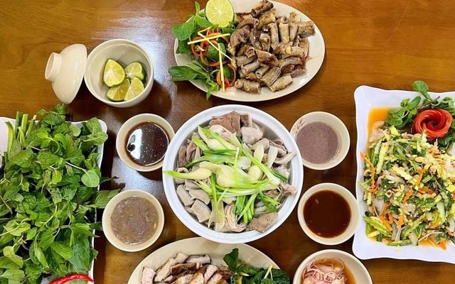 Phố Xưa - Cháo Lòng, Lòng Nướng & Bún Đậu