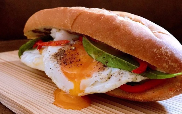 BÁNH MÌ CÔ DUNG - 192 Nam Kỳ Khởi Nghĩa