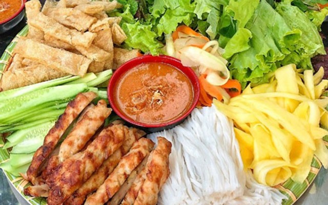 Gốc Tiên - Cơm & Nem Nướng - Lý Tự Trọng