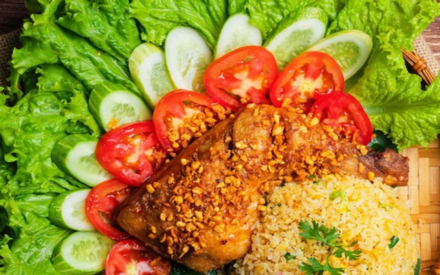 Quán Ăn 66 - Cơm Gà Rô Ti & Mì Gà Mắm Tỏi - Bùi Quang Là