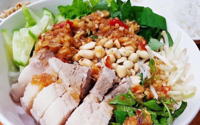 Bà Hai - Bún Mắm Nêm & Bánh Bèo Chén - Nguyễn Phúc Chu