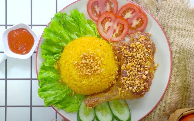 Cơm Gà Xối Mỡ & Hủ Tiếu Xào - Huy Thịnh Ký - Lạc Long Quân