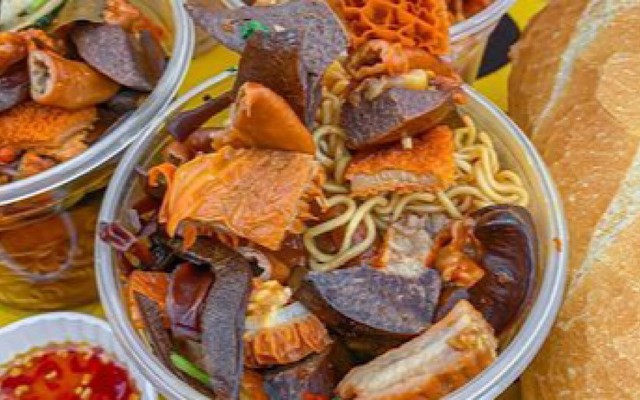 Phá Lấu 376 - Cơm & Bánh Mì Phá Lấu - Huỳnh Tấn Phát
