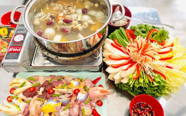 Lẩu & Nướng Hoàng Gia - Kênh Tân Hoá