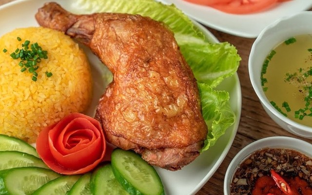 Cơm Gà Nhã Ký - Tỉnh Lộ 10