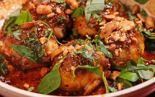 Súp Cua Minh Thư - Hột Vịt Lộn Chiên Sốt Me
