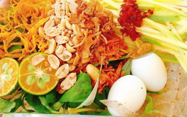 Bánh Tráng Trộn Cô Bích - Bùi Đình Tuý