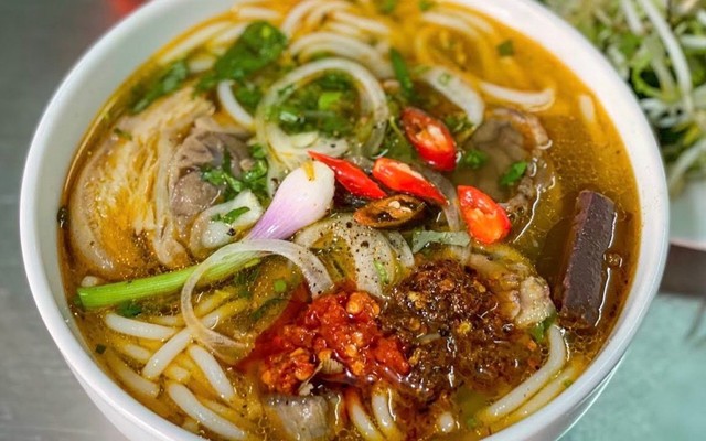 Bún Bò Trang - Mai Hắc Đế