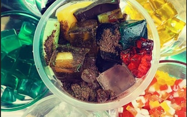 Trà Sữa Cầu Vồng - Trà Dâu & Milo Dầm - Lạc Long Quân