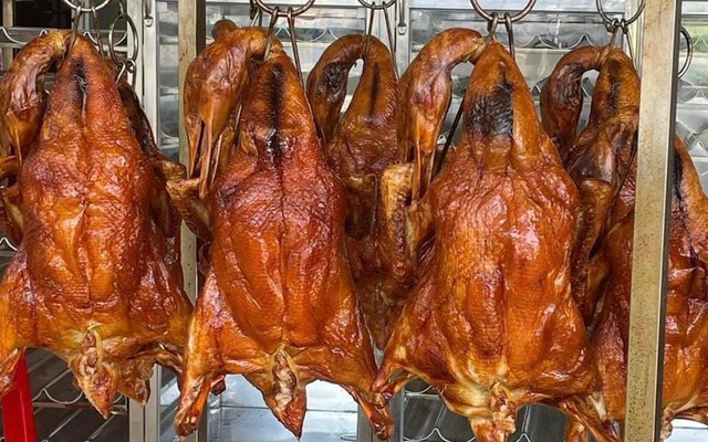 Bánh Mì Song Mập - Vịt Quay & Chả Bò Đà Nẵng - Nguyễn Văn Cừ Nối Dài