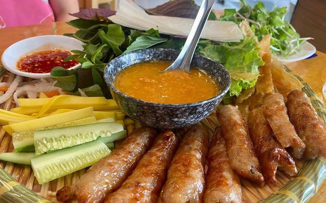 Nem Nướng Nha Trang Tuệ Mẫn - Cách Mạng Tháng 8
