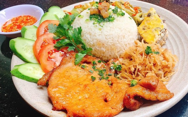 Cơm Tấm Thủ Dầu Một - Thích Quảng Đức