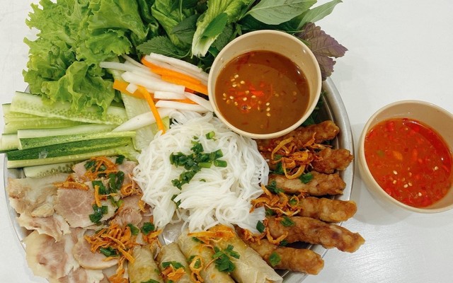 Bún Mắm Nêm, Bánh Canh & Nem Nướng - Trần Đồng