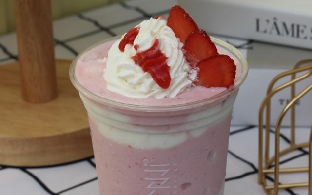 ANNI COFFEE - Bánh Mì Khô Gà & Trà Sen Vàng