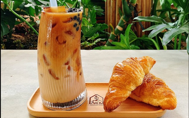 Arovi - Phó Đức Chính