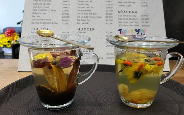 Amber Coffee House - Tôn Đản
