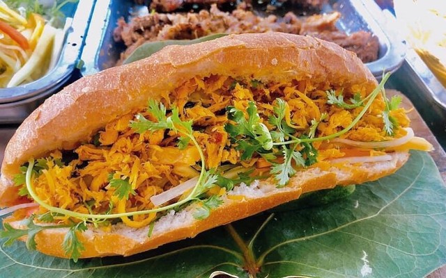 Bé Nhỏ - Bánh Mì Chả Đà Nẵng - Cửu Long