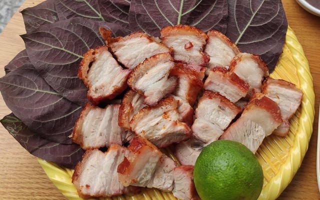 Bánh Mỳ Heo Nướng Lu - Chợ Nguyễn Tri Phương