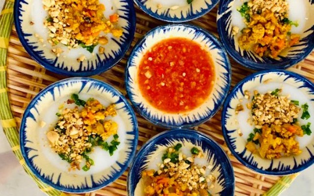 Bánh Xèo Bình Định Dung Nguyễn - Chả Ram & Bánh Bèo Chén - Lê Hồng Phong